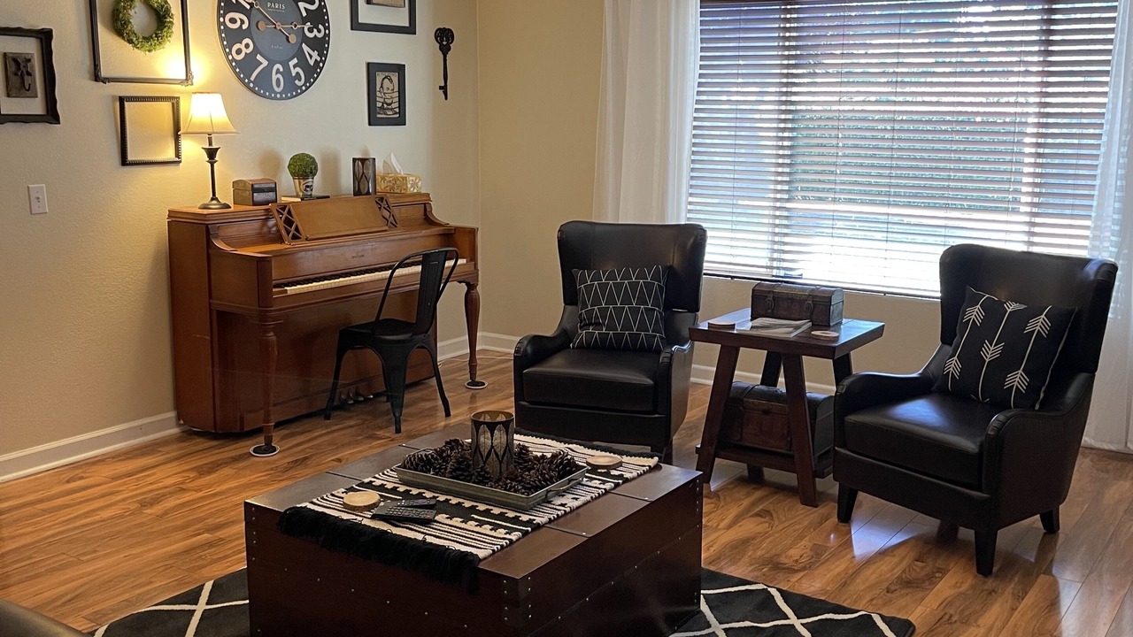 Photo of Livingroom in Crescent City