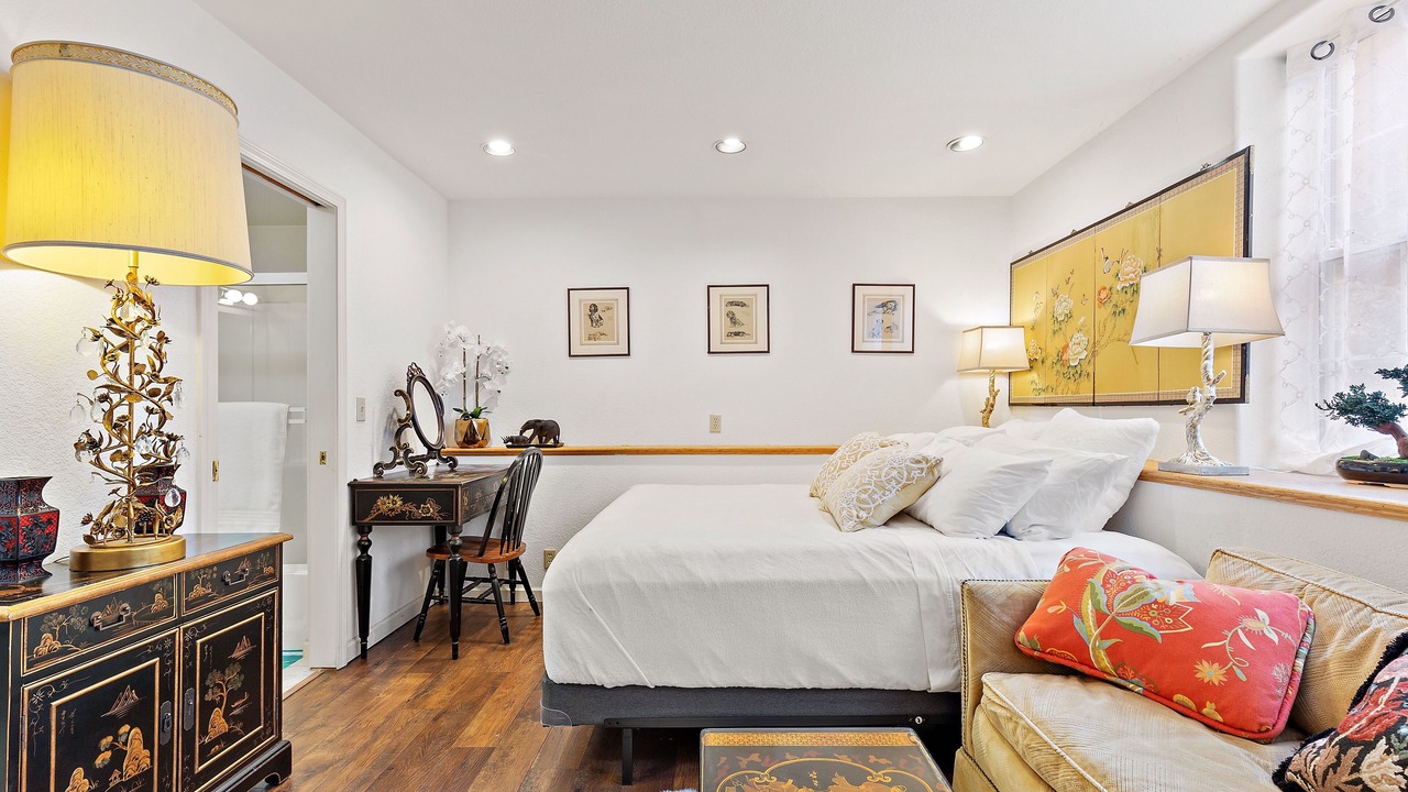 Photo of Bedroom in Castro Valley