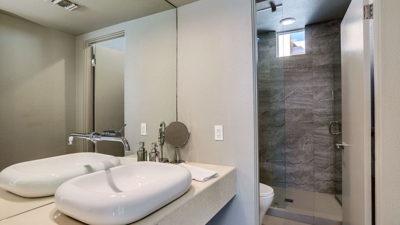 Photo of Bathroom in Chino Canyon