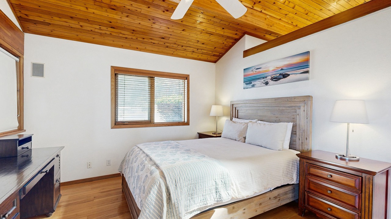 Photo of Bedroom in Gualala
