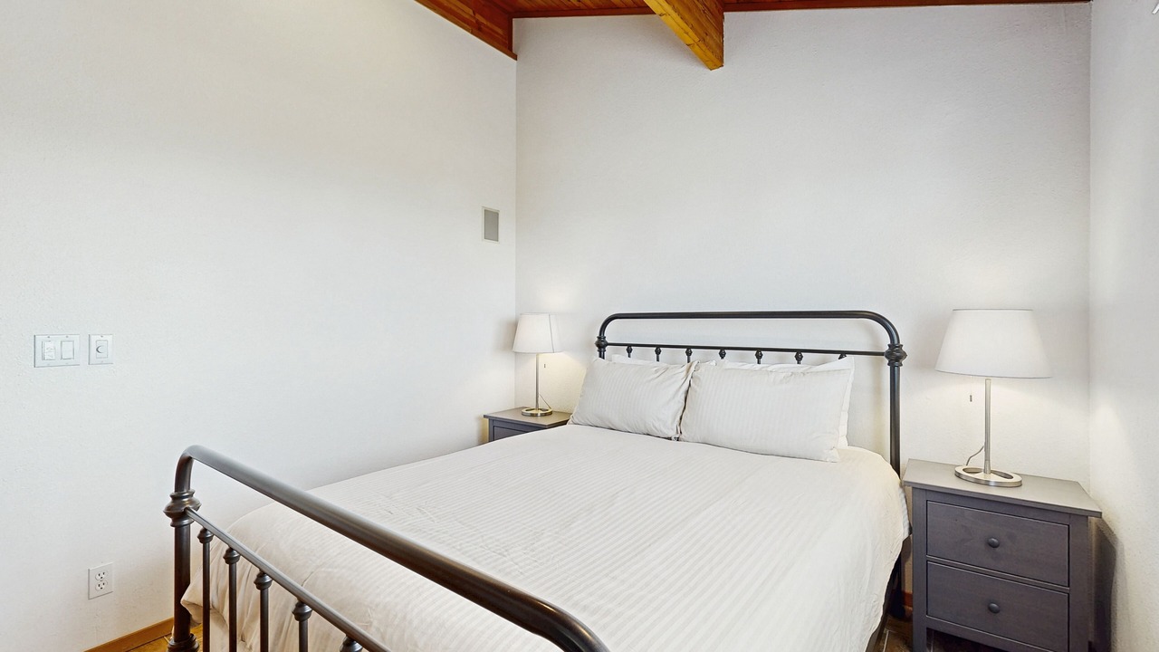 Photo of Bedroom in Gualala