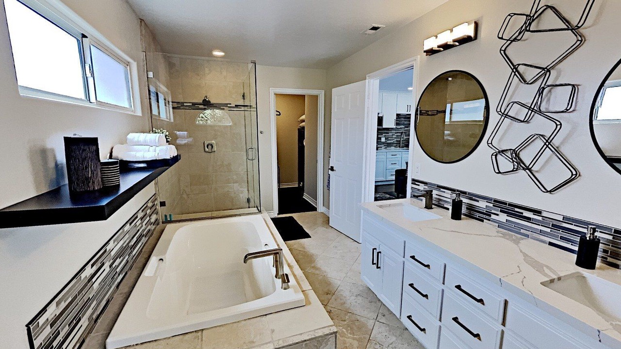 Photo of Bathroom in Loma Portal