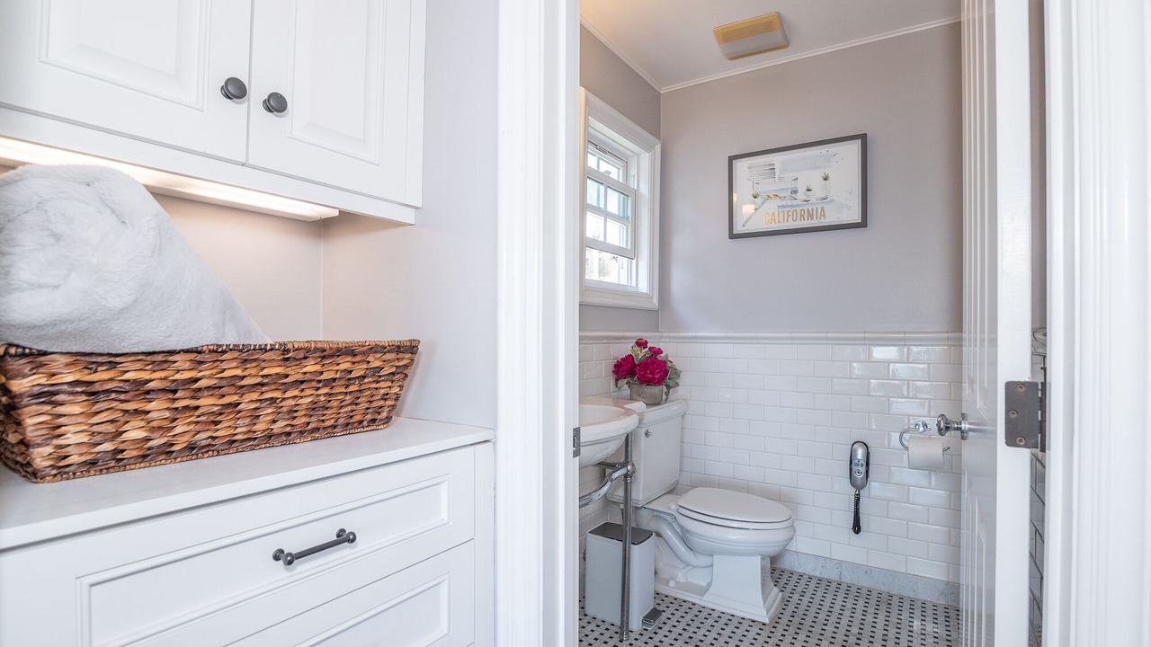 Photo of Bathroom in Arch Beach Heights