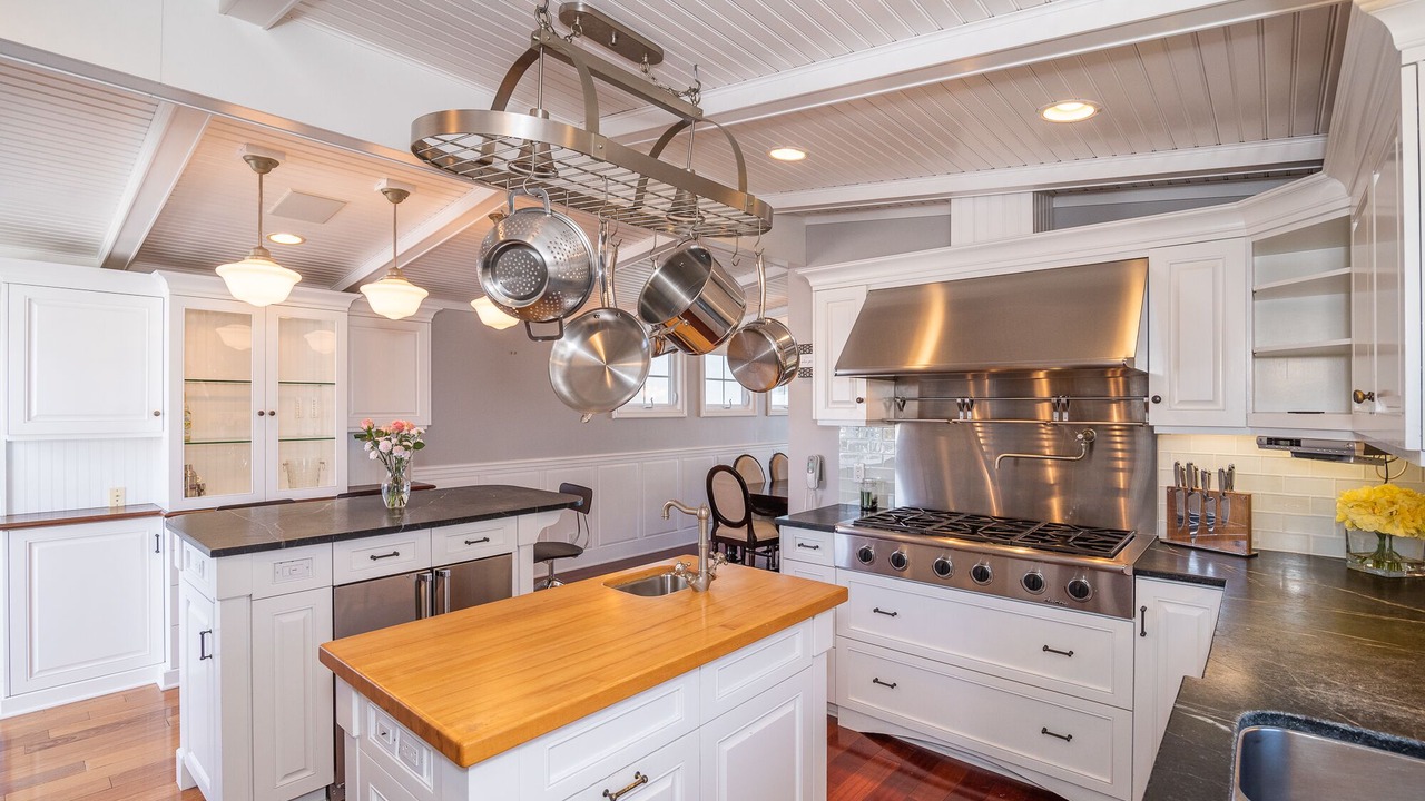 Photo of Kitchen in Arch Beach Heights