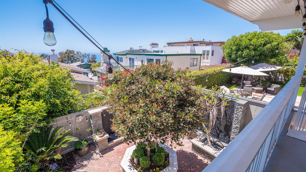 Photo of Patio Balcony in Arch Beach Heights