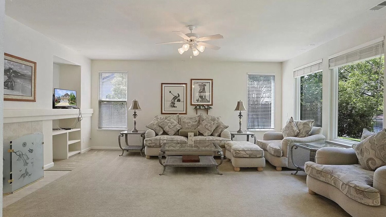 Photo of Livingroom in Spanos Park