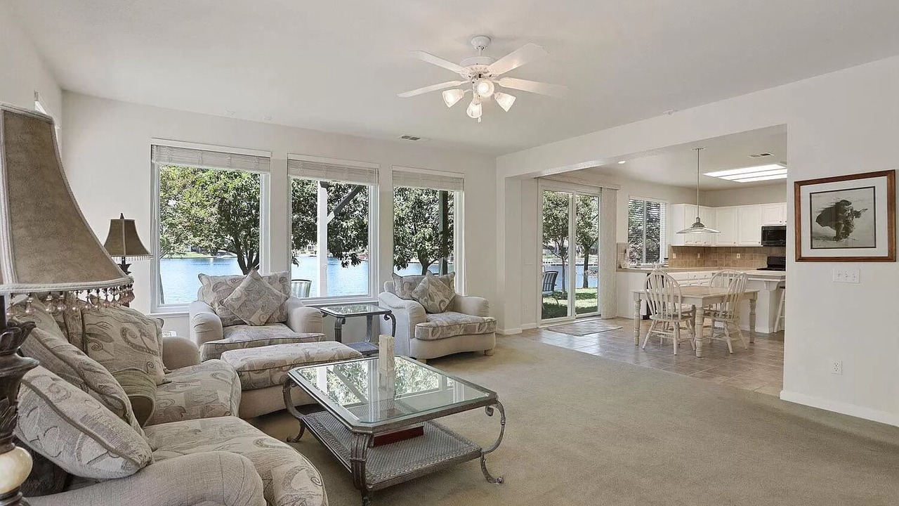 Photo of Livingroom in Spanos Park