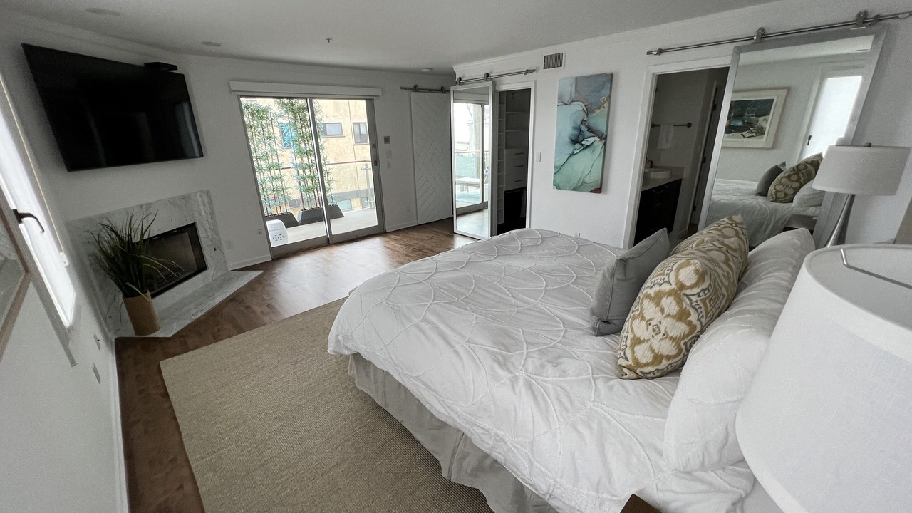 Photo of Bedroom in Gas Lamp Section