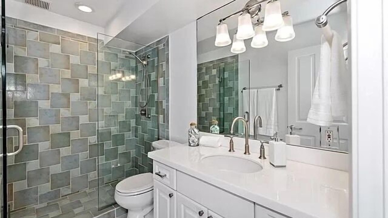 Photo of Bathroom in Gas Lamp Section