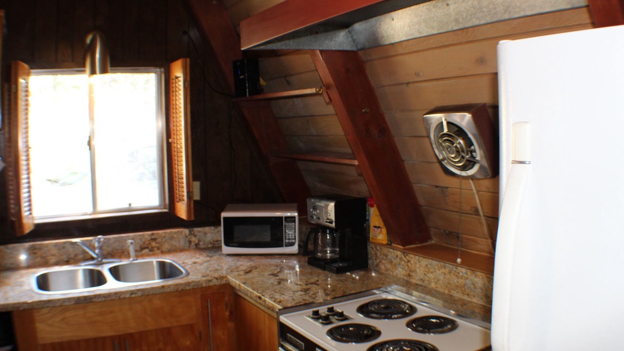Photo of Kitchen in Pine Mountain Club