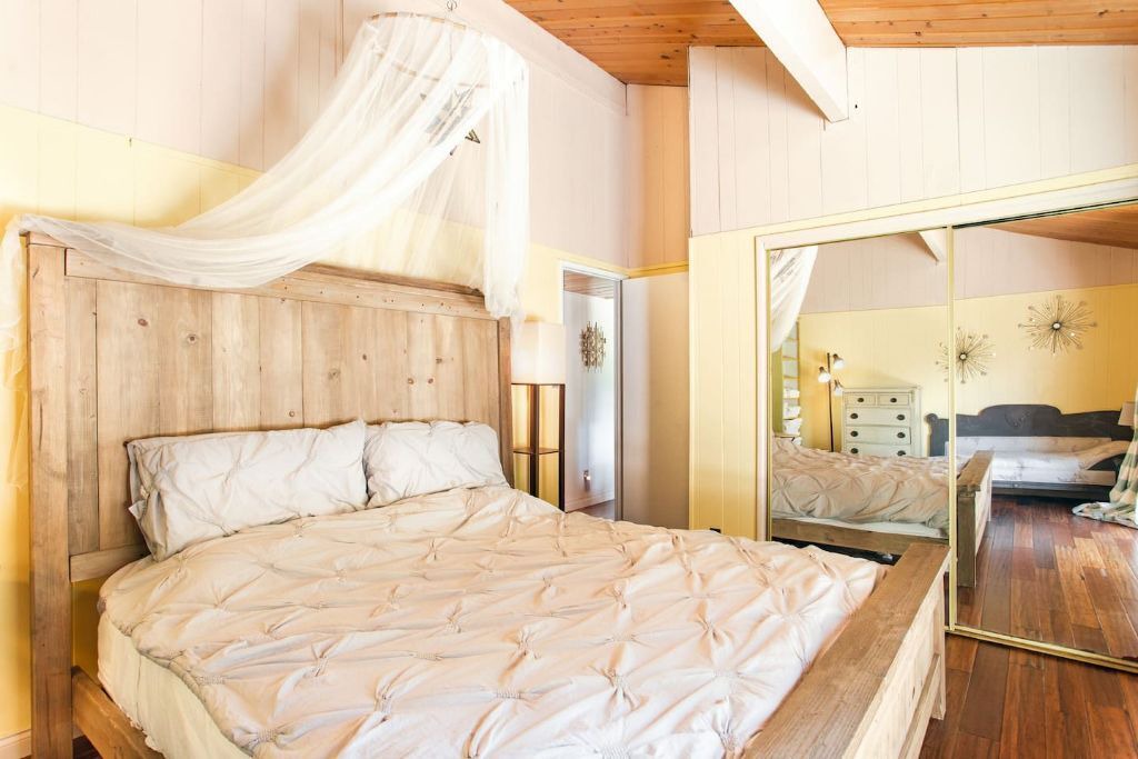 Photo of Bedroom in Crestline