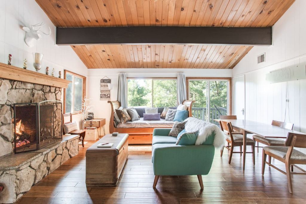 Photo of Livingroom in Crestline