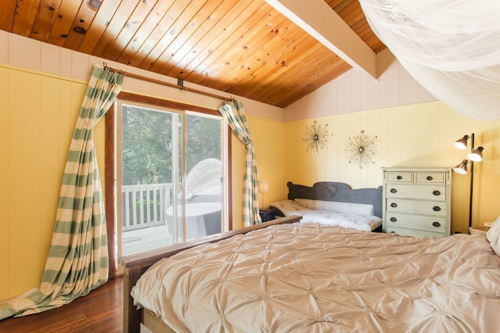 Photo of Bedroom in Crestline
