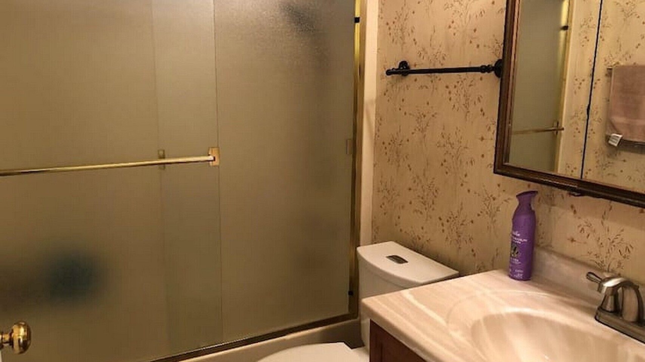 Photo of Bathroom in Kelseyville