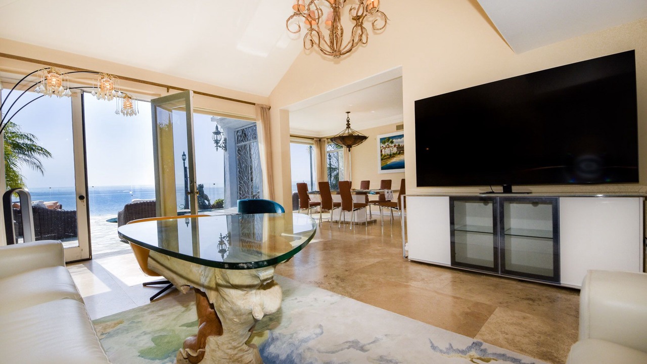Photo of Livingroom in Coronado Cays