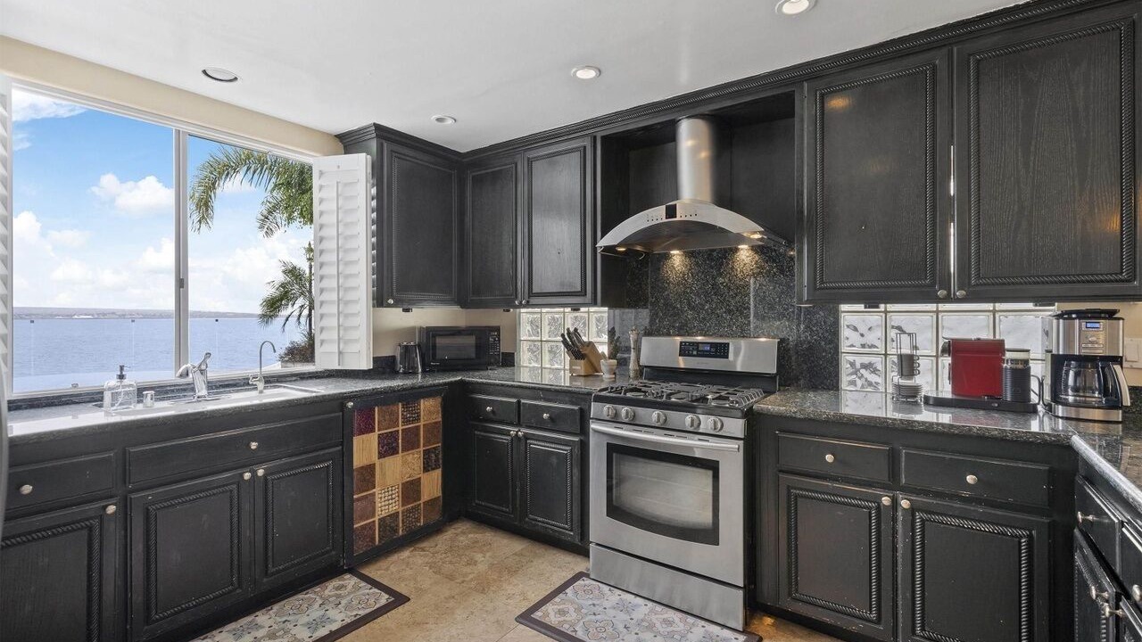 Photo of Kitchen in Coronado Cays