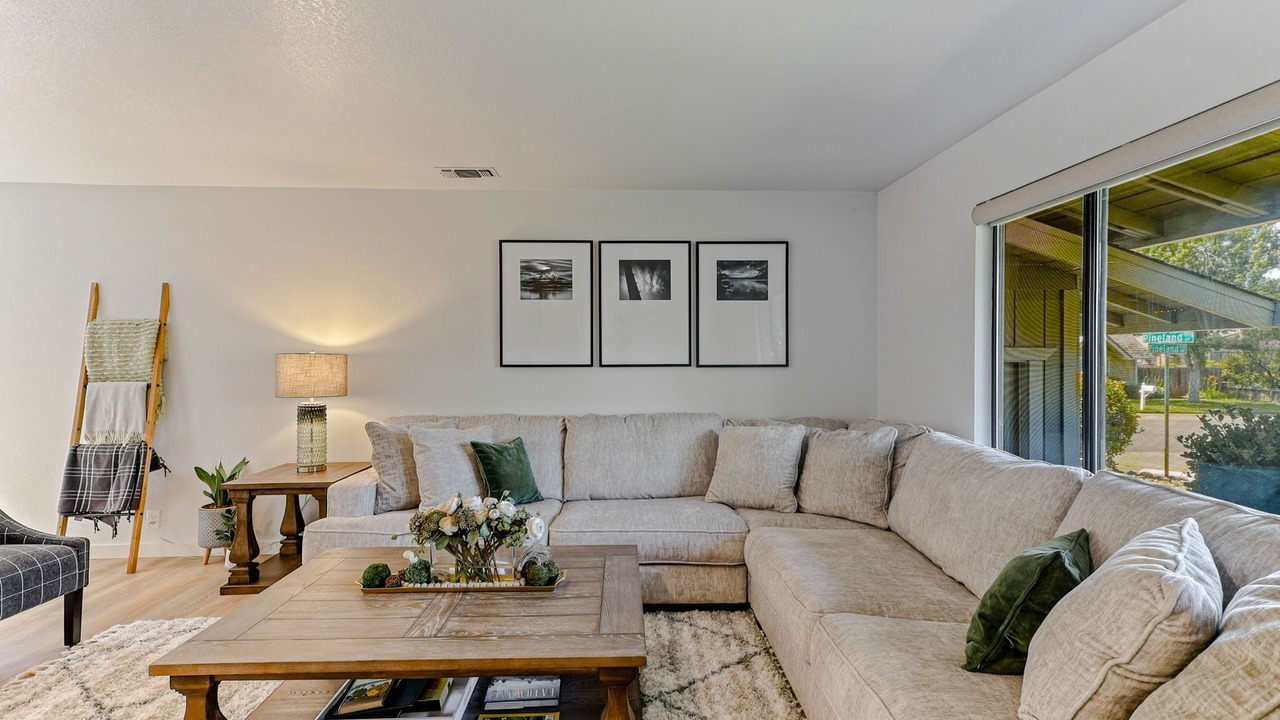 Photo of Livingroom in Redding