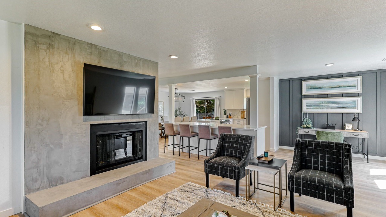 Photo of Livingroom in Redding