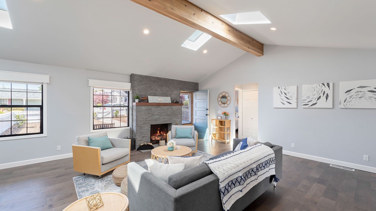 Photo of Livingroom in Del Rey Oaks