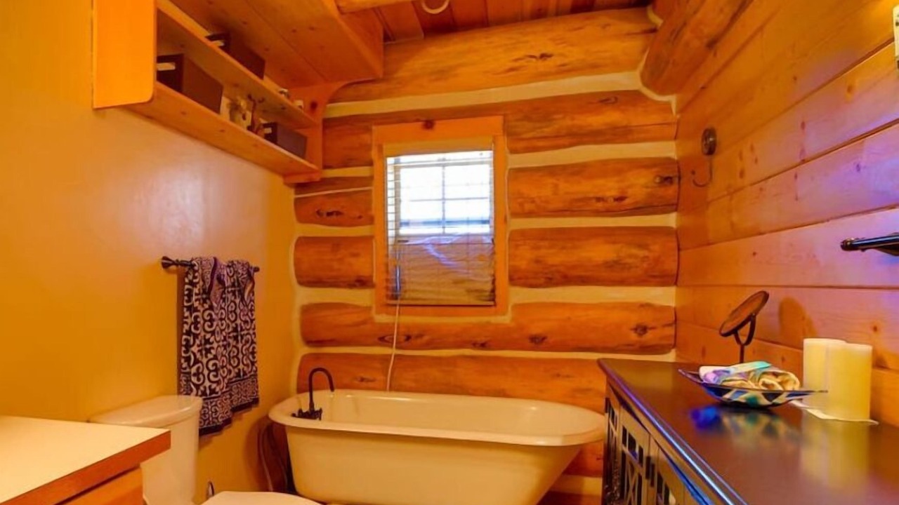 Photo of Bathroom in Williamson