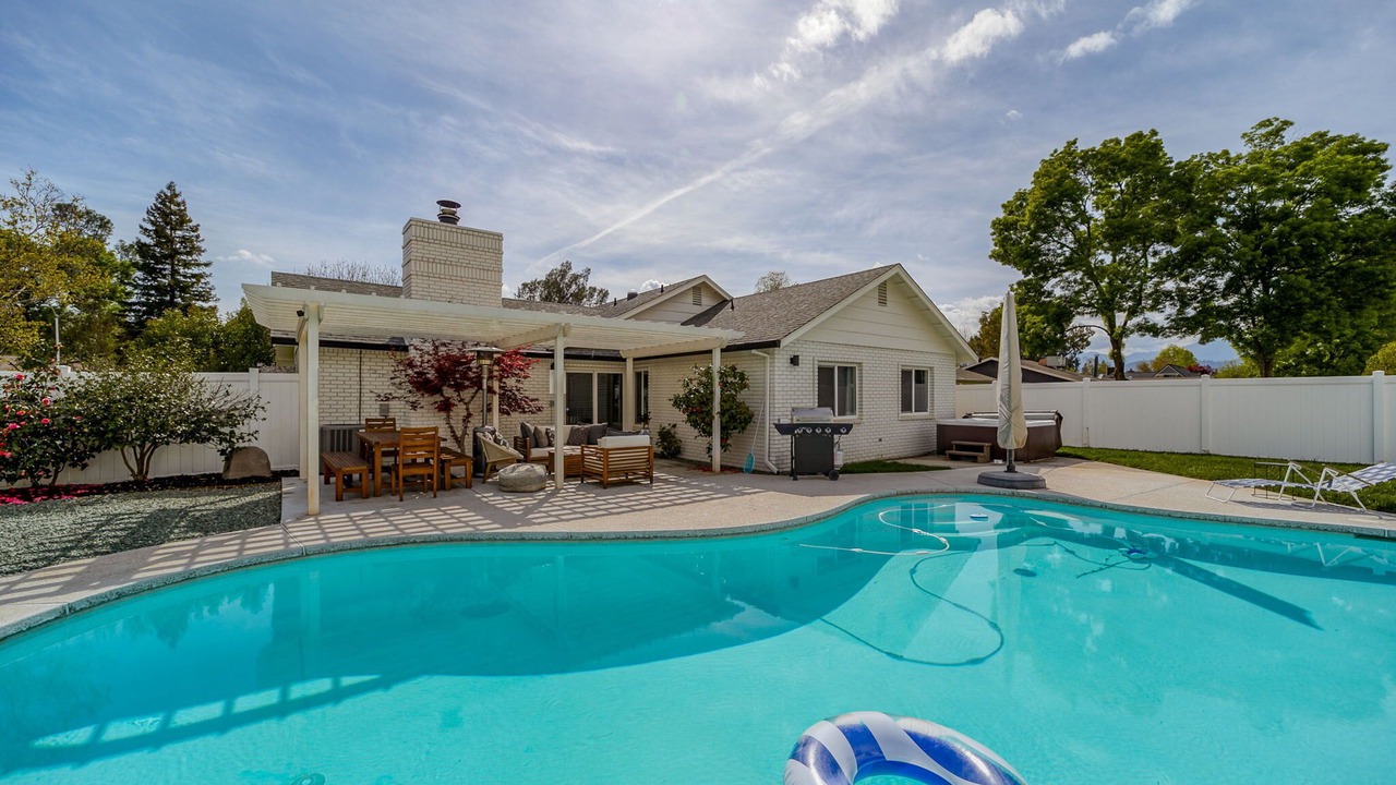 Photo of Outdoor in Lake Redding