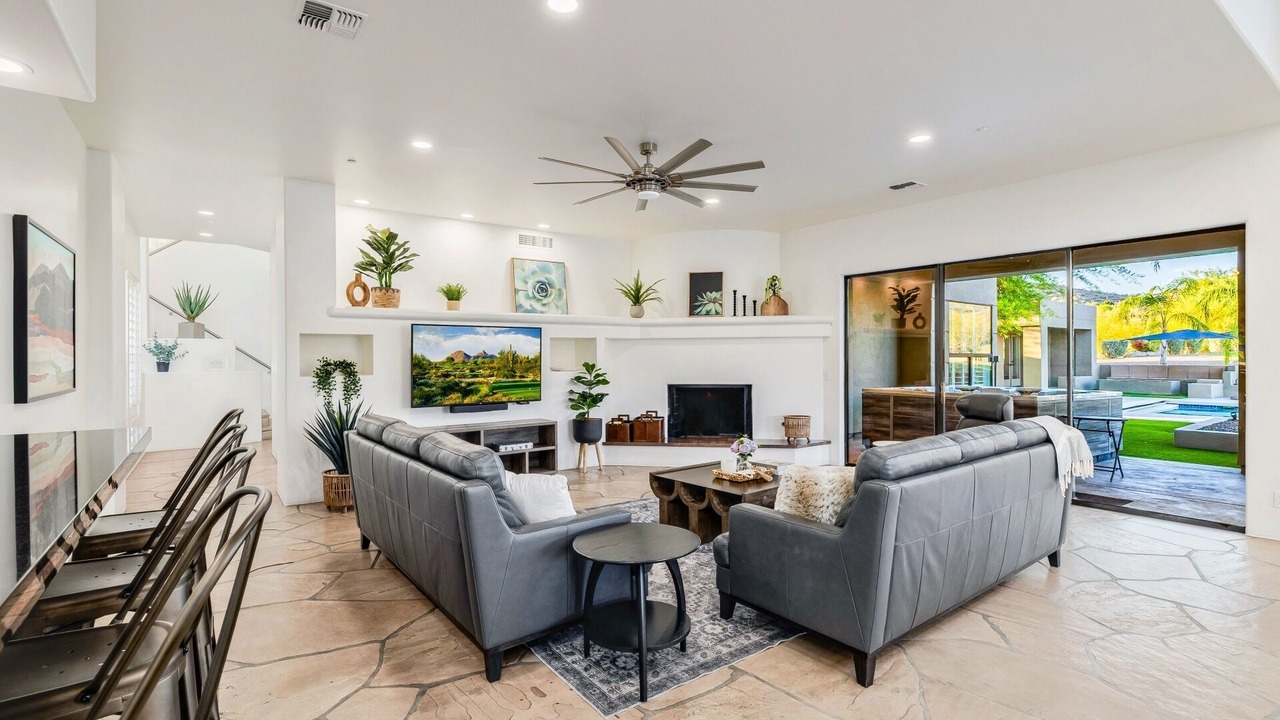 Photo of Livingroom in Pinnacle Peak Heights
