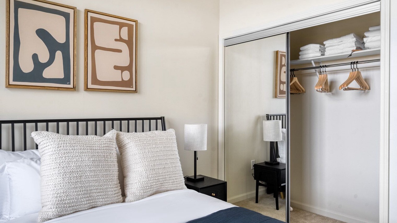 Photo of Bedroom in Evergreen Park