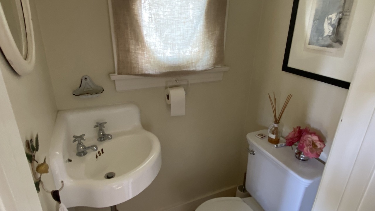 Photo of Bathroom in Los Feliz