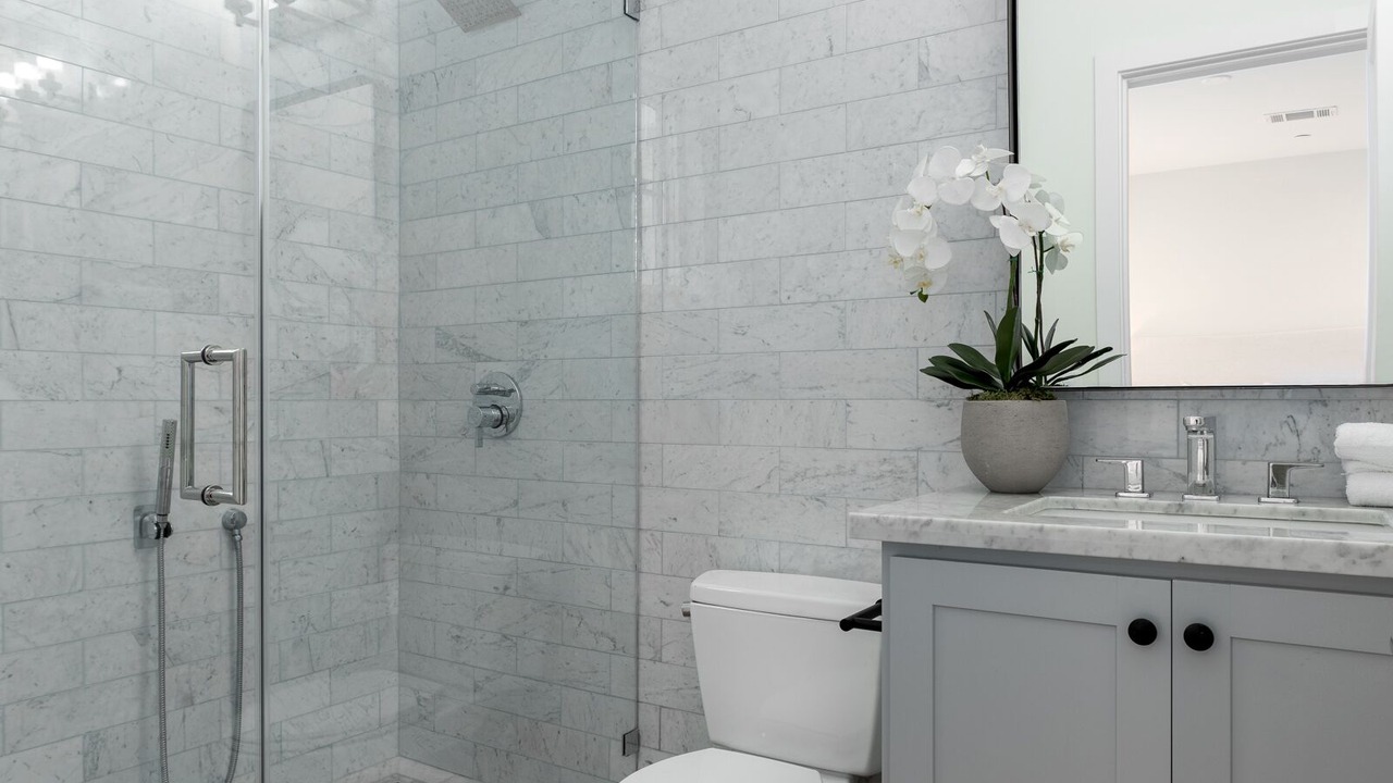 Photo of Bathroom in Balboa Peninsula