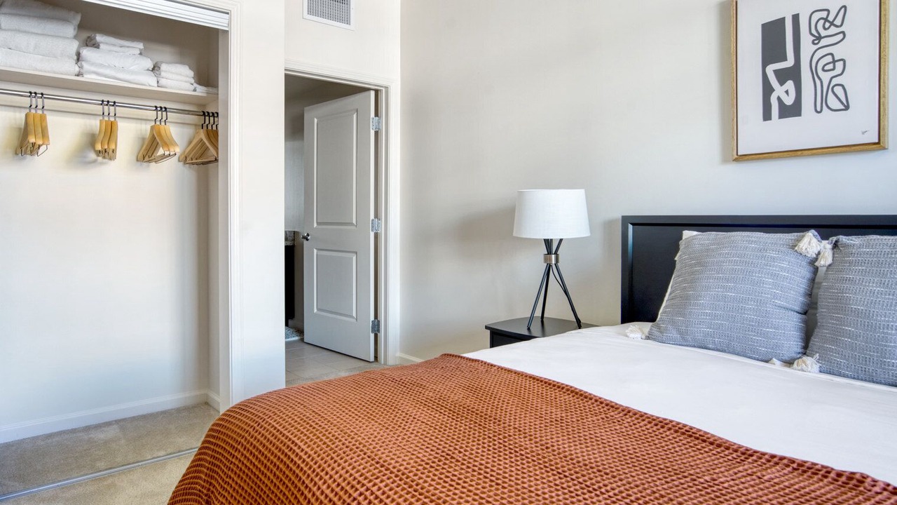 Photo of Bedroom in Evergreen Park