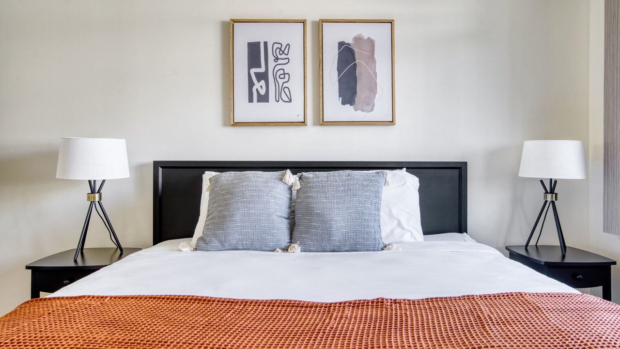 Photo of Bedroom in Evergreen Park