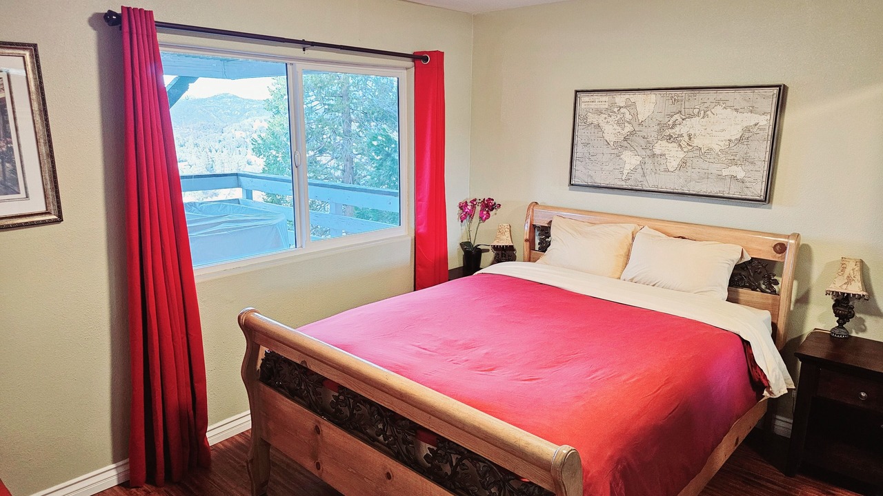 Photo of Bedroom in Crestline