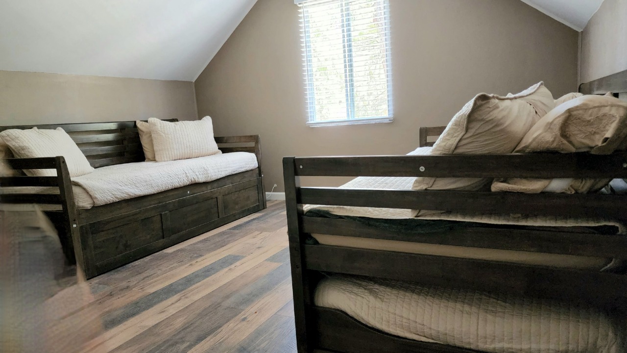Photo of Bedroom in Wrightwood