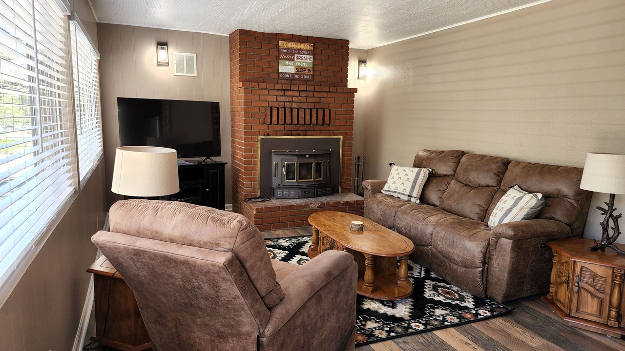 Photo of Livingroom in Wrightwood