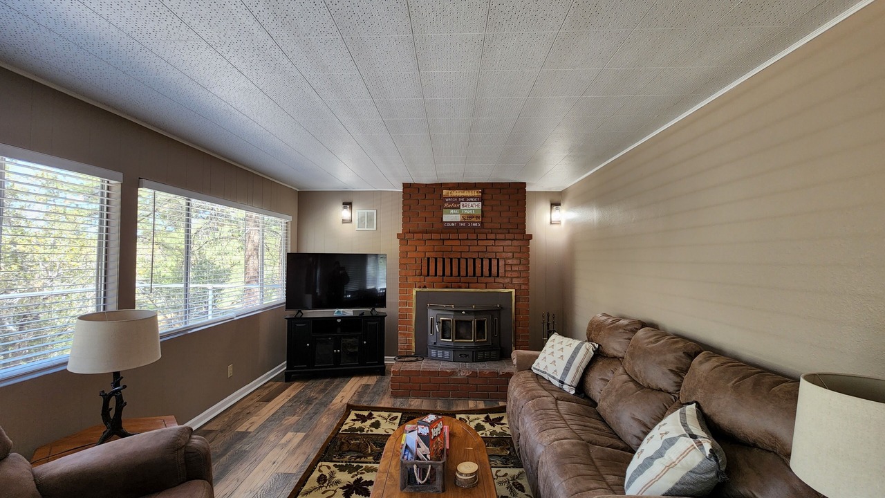 Photo of Livingroom in Wrightwood