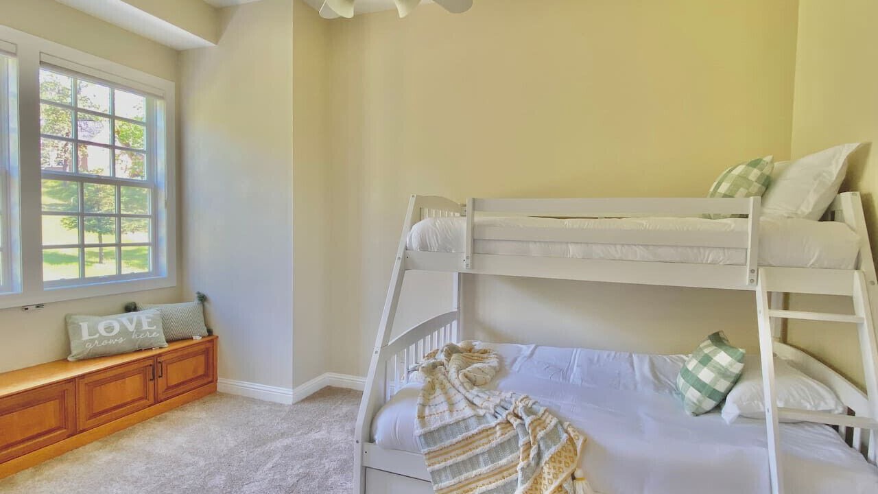 Photo of Bedroom in Coarsegold