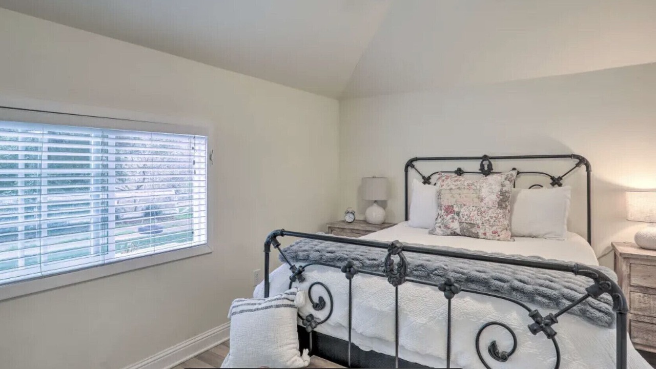 Photo of Bedroom in Callender