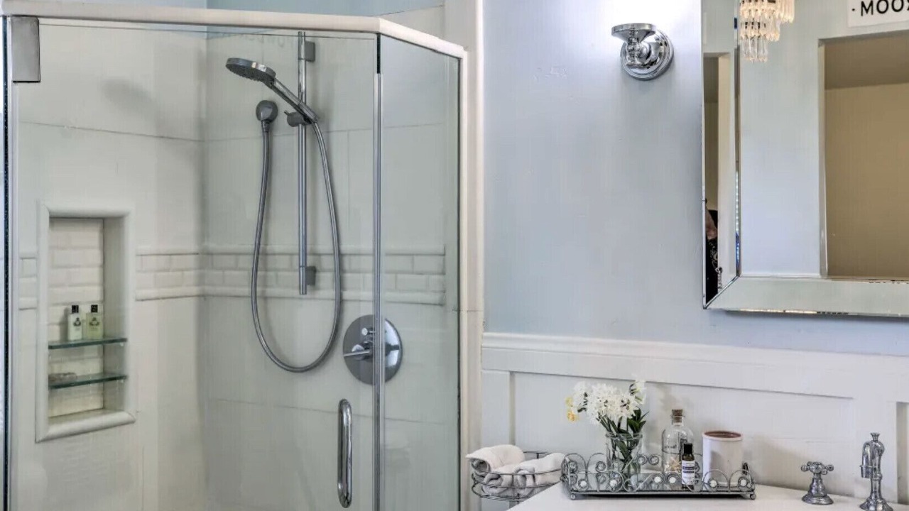 Photo of Bathroom in Callender