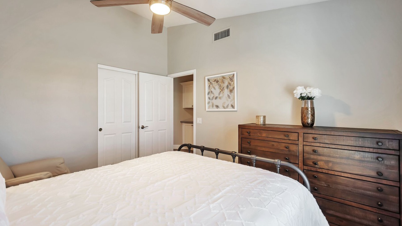 Photo of Bedroom in Palm Valley
