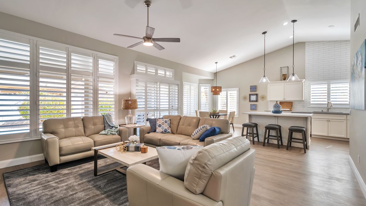Photo of Livingroom in Palm Valley