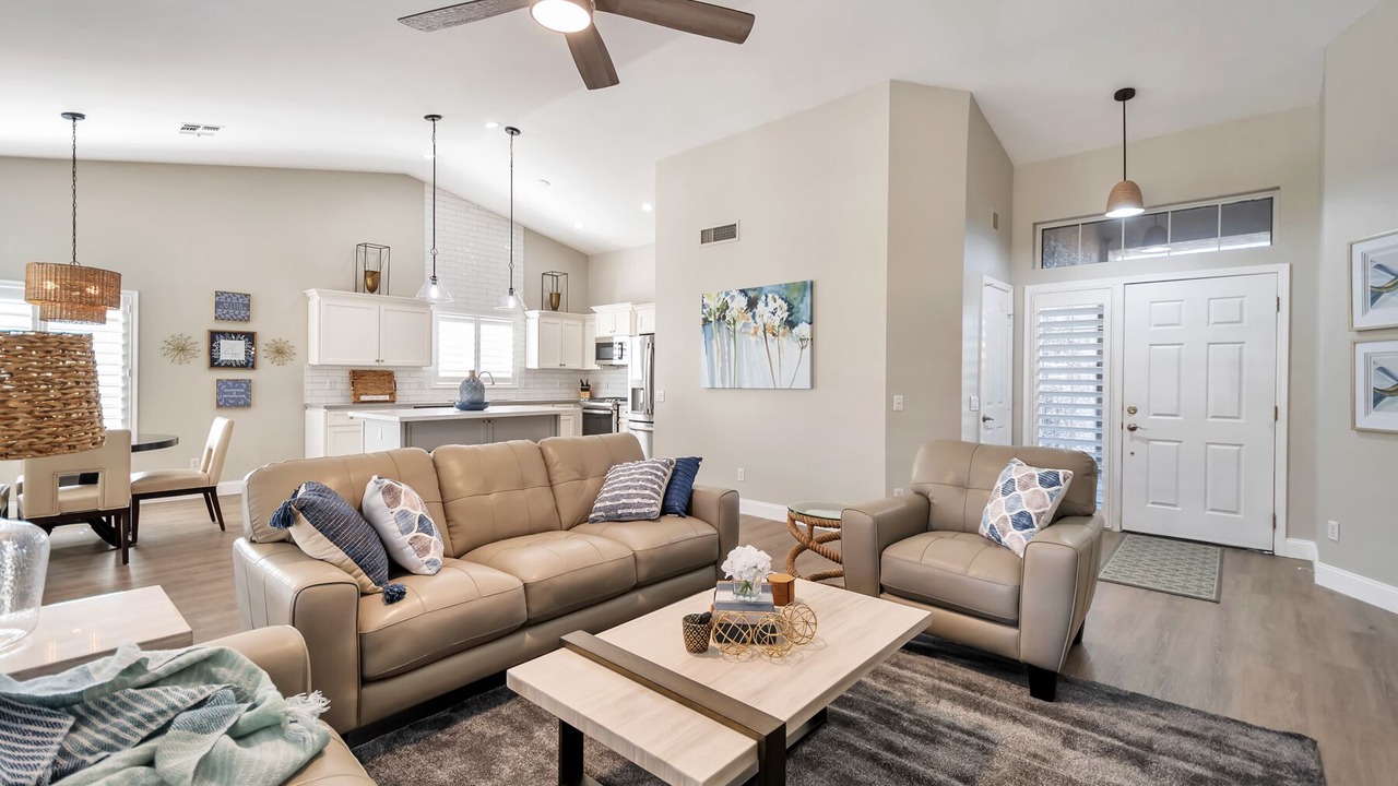 Photo of Livingroom in Palm Valley