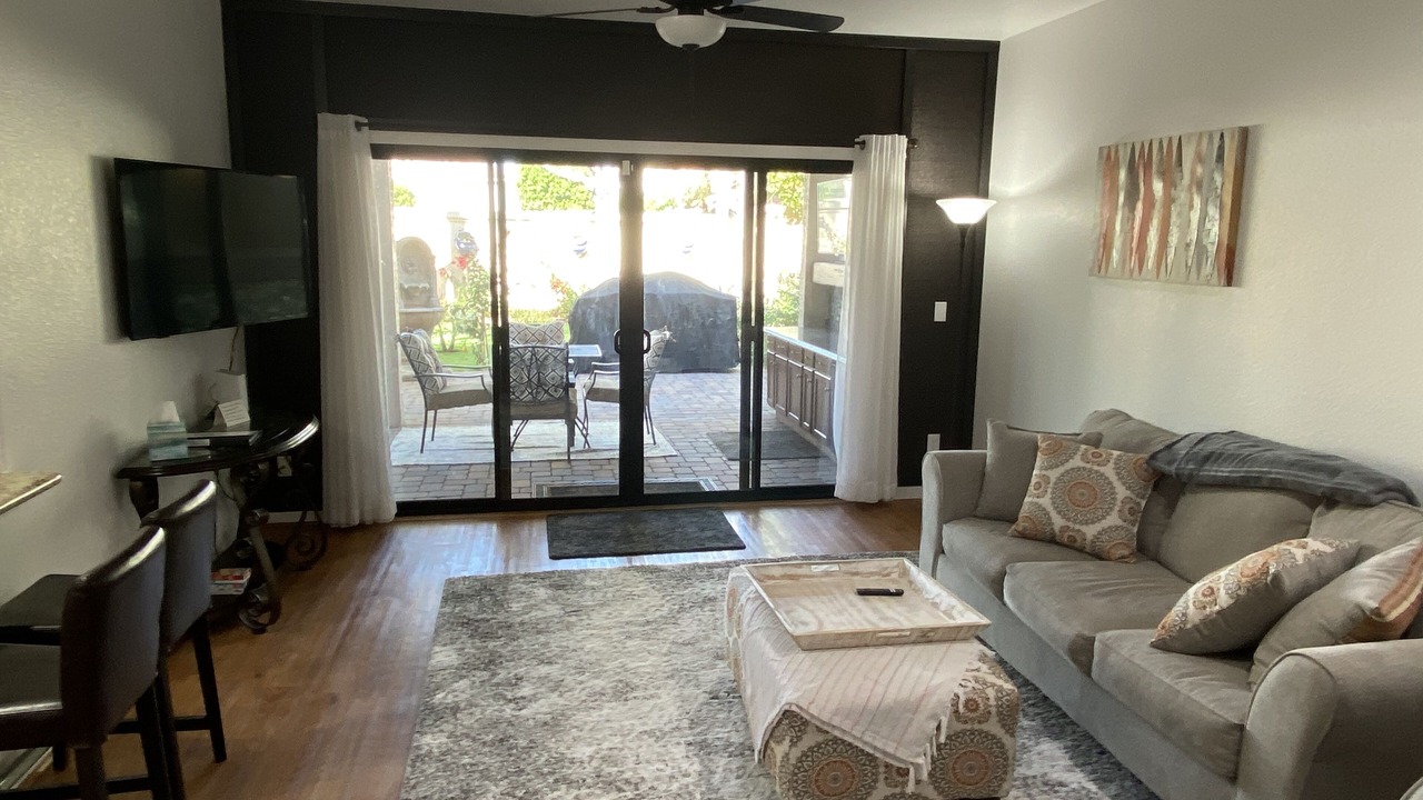 Photo of Livingroom in La Jolla Village