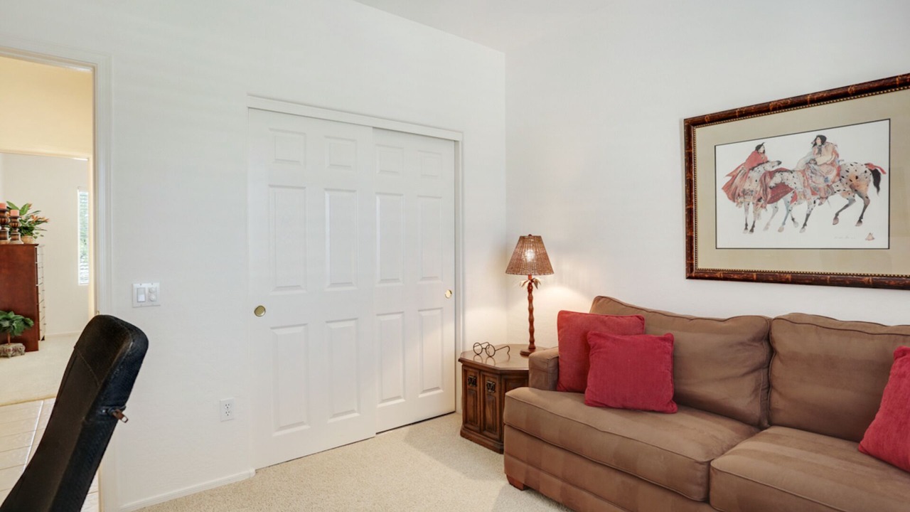 Photo of Livingroom in Surprise