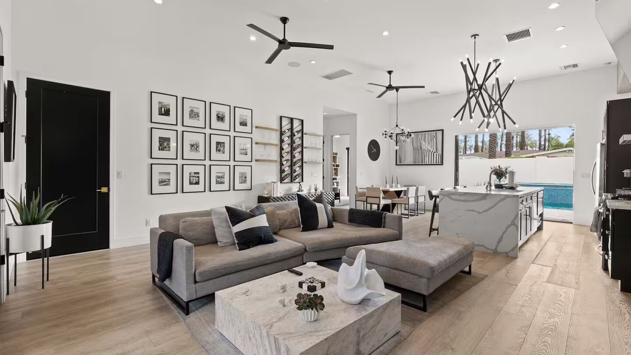 Photo of Livingroom in Arcadia Lite