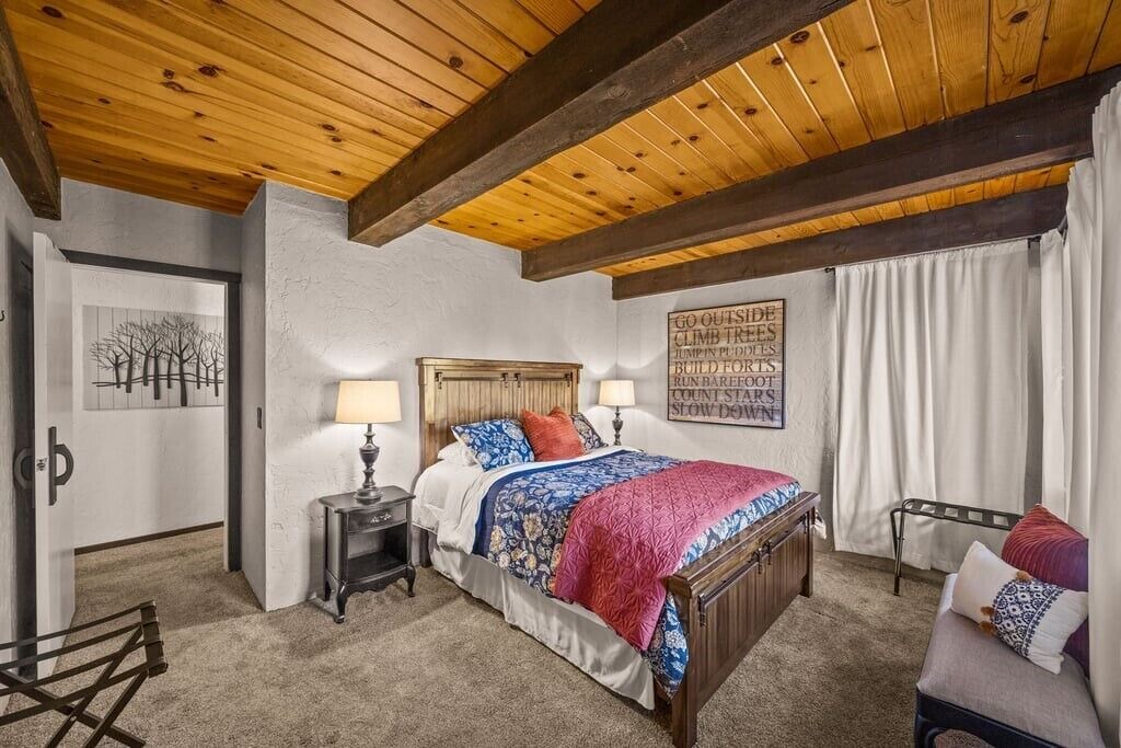 Photo of Bedroom in Crestline