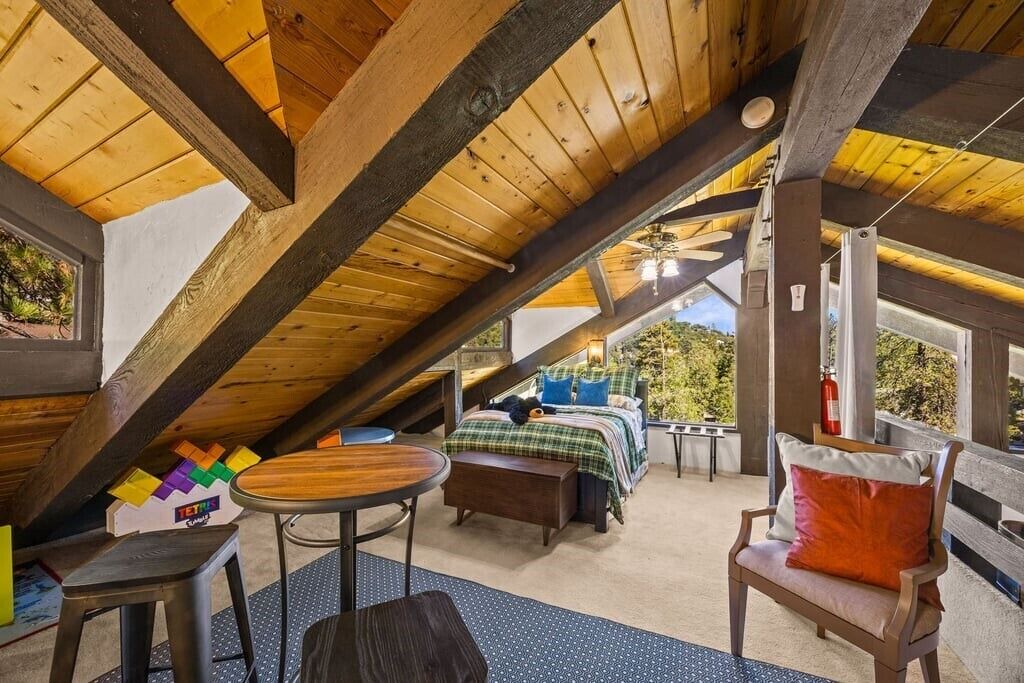 Photo of Bedroom in Crestline