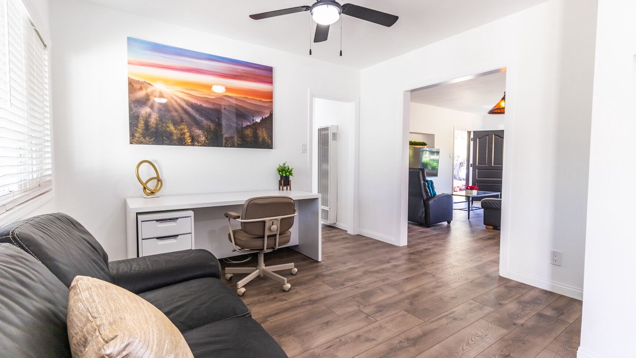 Photo of Livingroom in North Hollywood