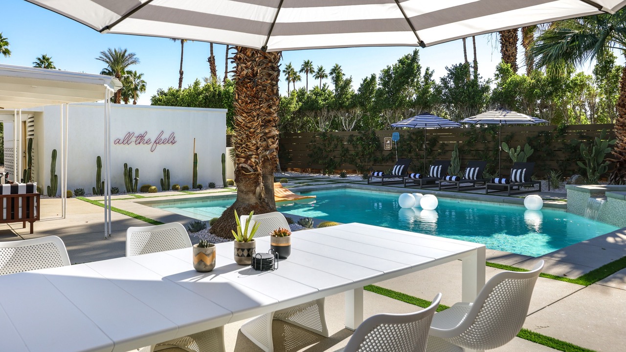 Photo of Outdoor in Racquet Club Estates