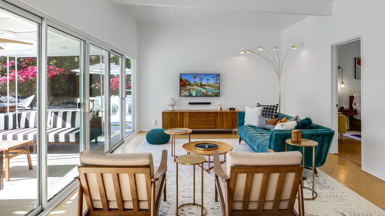 Photo of Livingroom in Racquet Club Estates