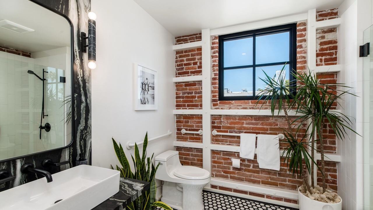 Photo of Bathroom in Townsite